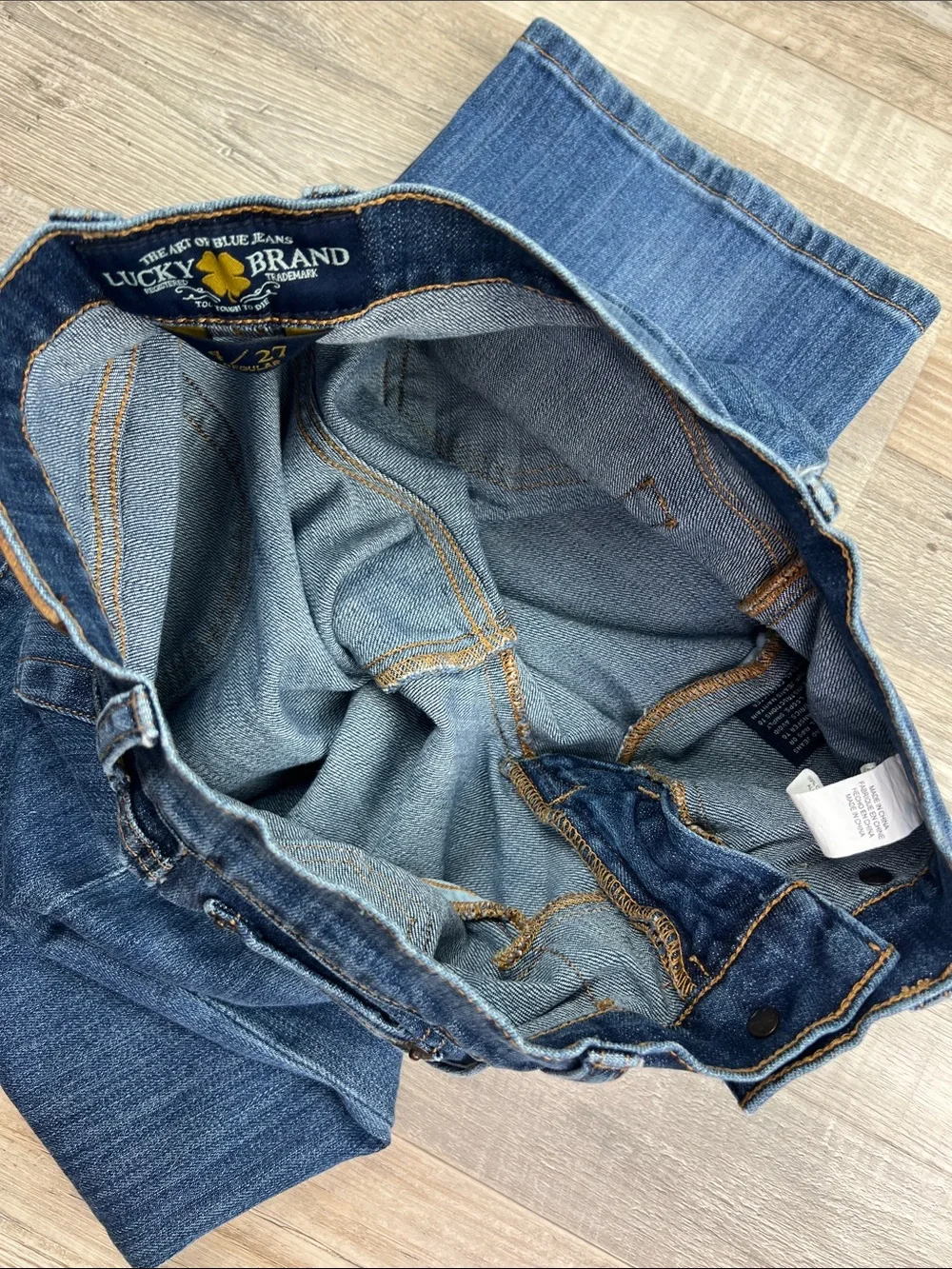 Lucky Brand Easy Rider Subtle Bootcut Straight Fit Jeans 27